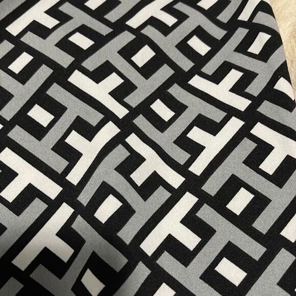 NWT- Tommy Hilfiger- 2X - Picture 5 of 9